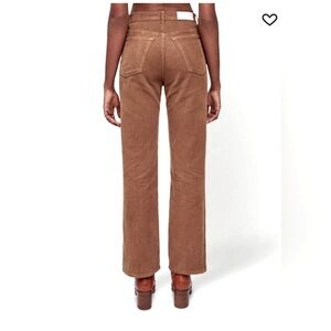 Like new Re/done women’s 70s flared corduroy trousers size 31 in washed khaki!